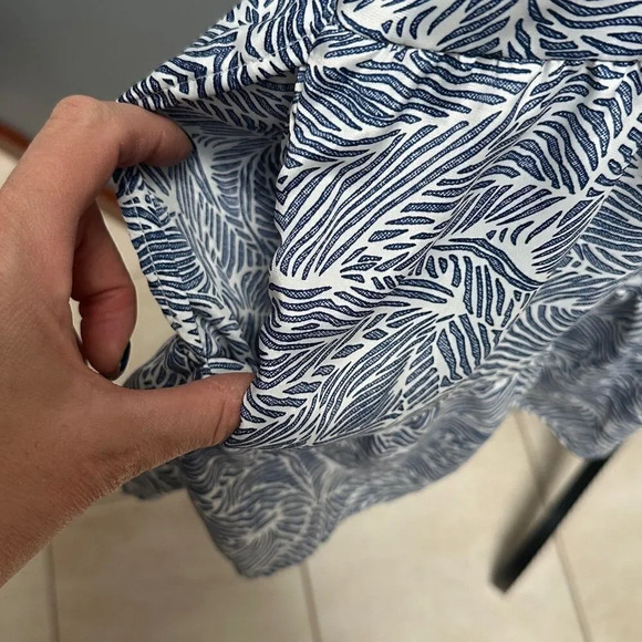 Ezra silky sexy blue and white sundress.  Size large.  Yes! It has pockets!! - Picture 4 of 5